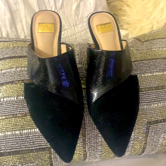 Brand new, Black/Leather, kitty heeled mule. - Picture 4 of 9